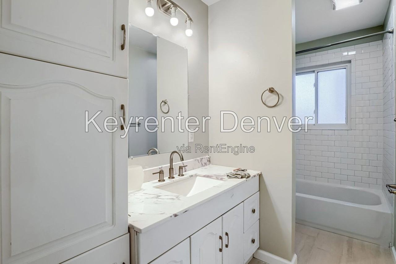 934 S Utica St #1 - Photo 5 of 11