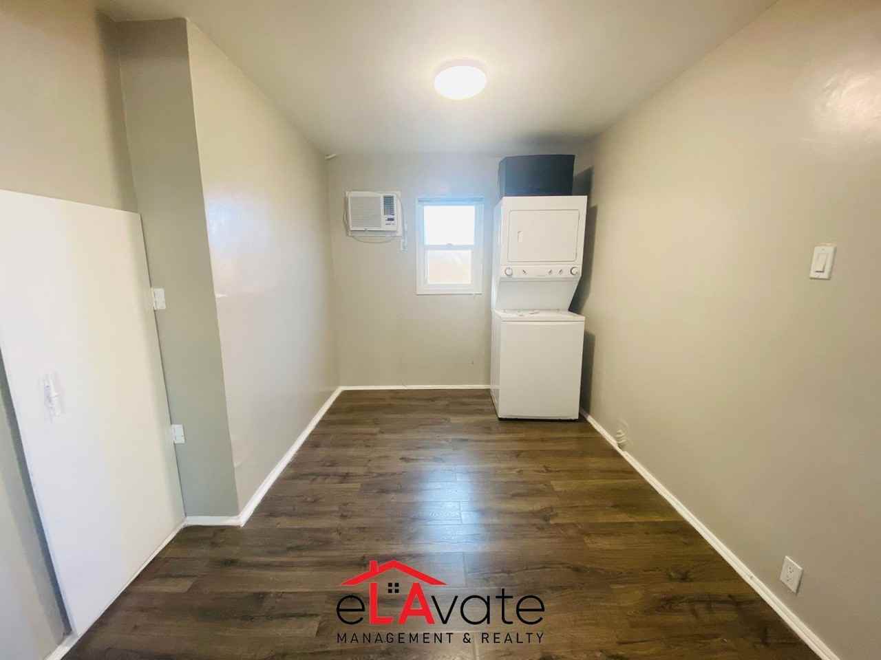 14412 1/2 Emelita St - Photo 5 of 8