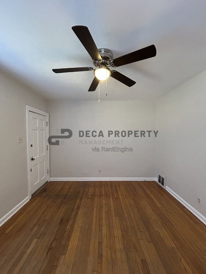 6708 Lansdowne Ave - Photo 3 of 10