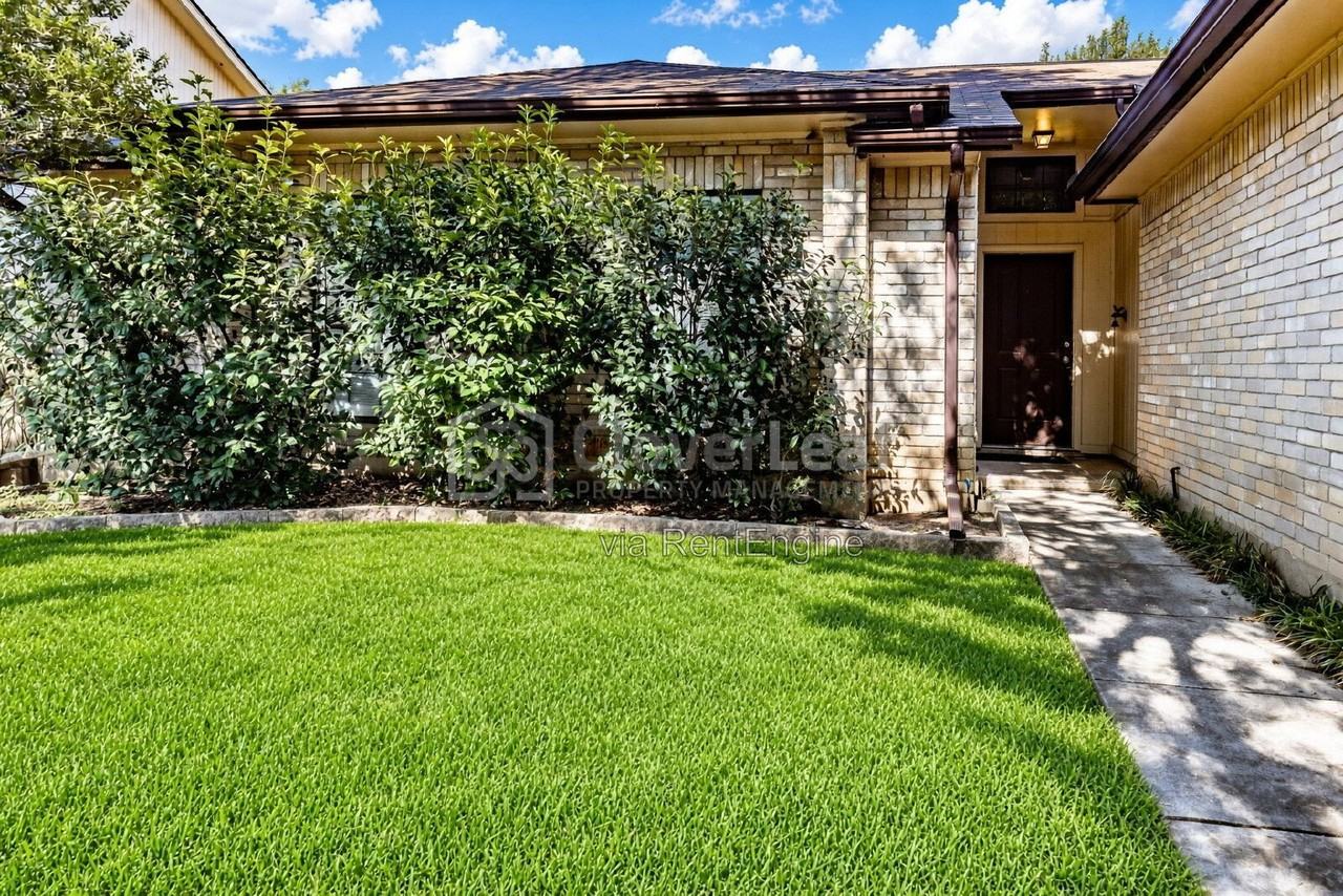 5935 Spring Xing - Photo 4 of 31