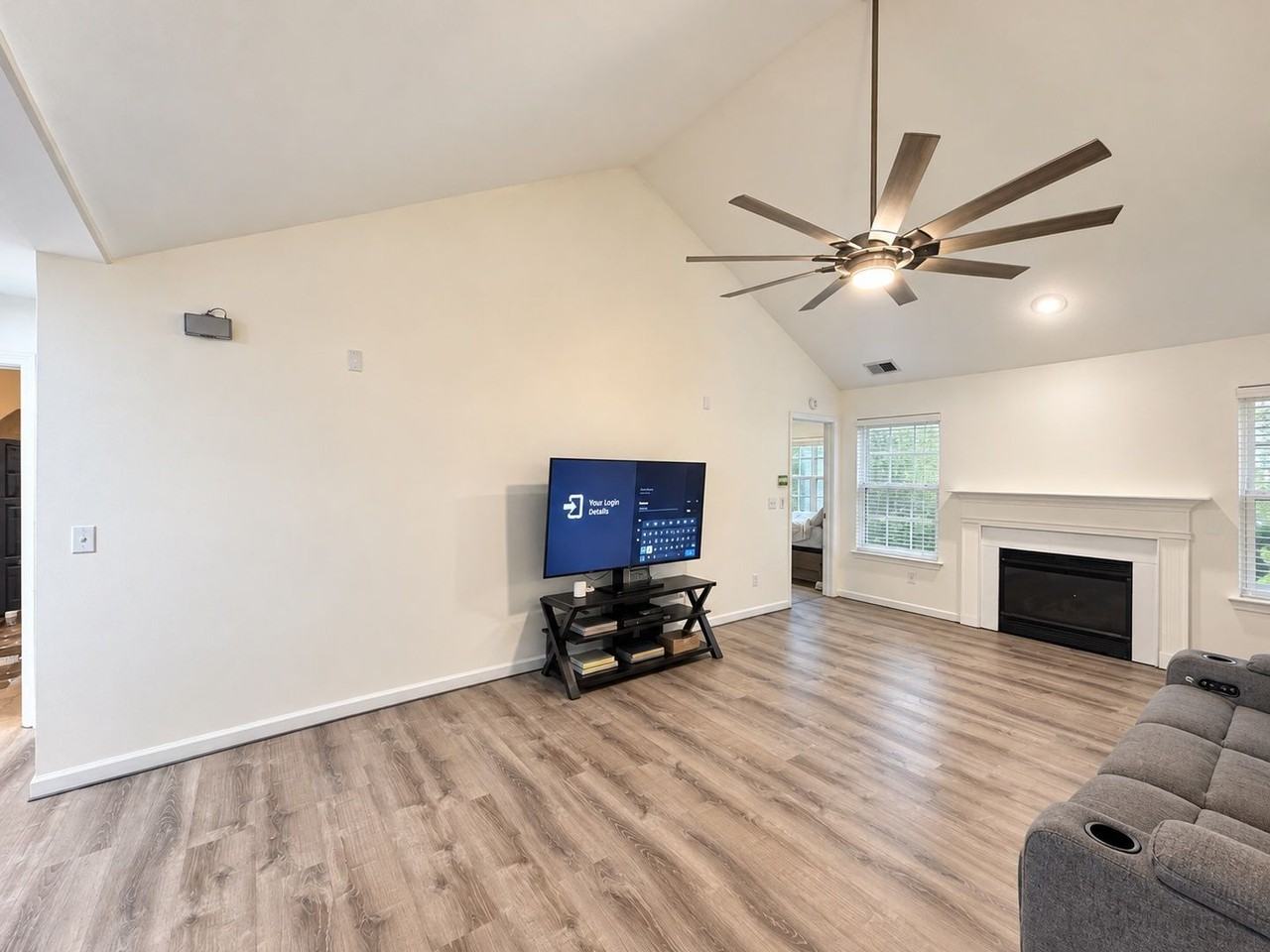 307 Springdale Ct - Photo 3 of 23