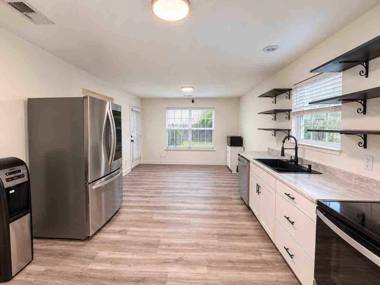 307 Springdale Ct - Photo 7 of 23