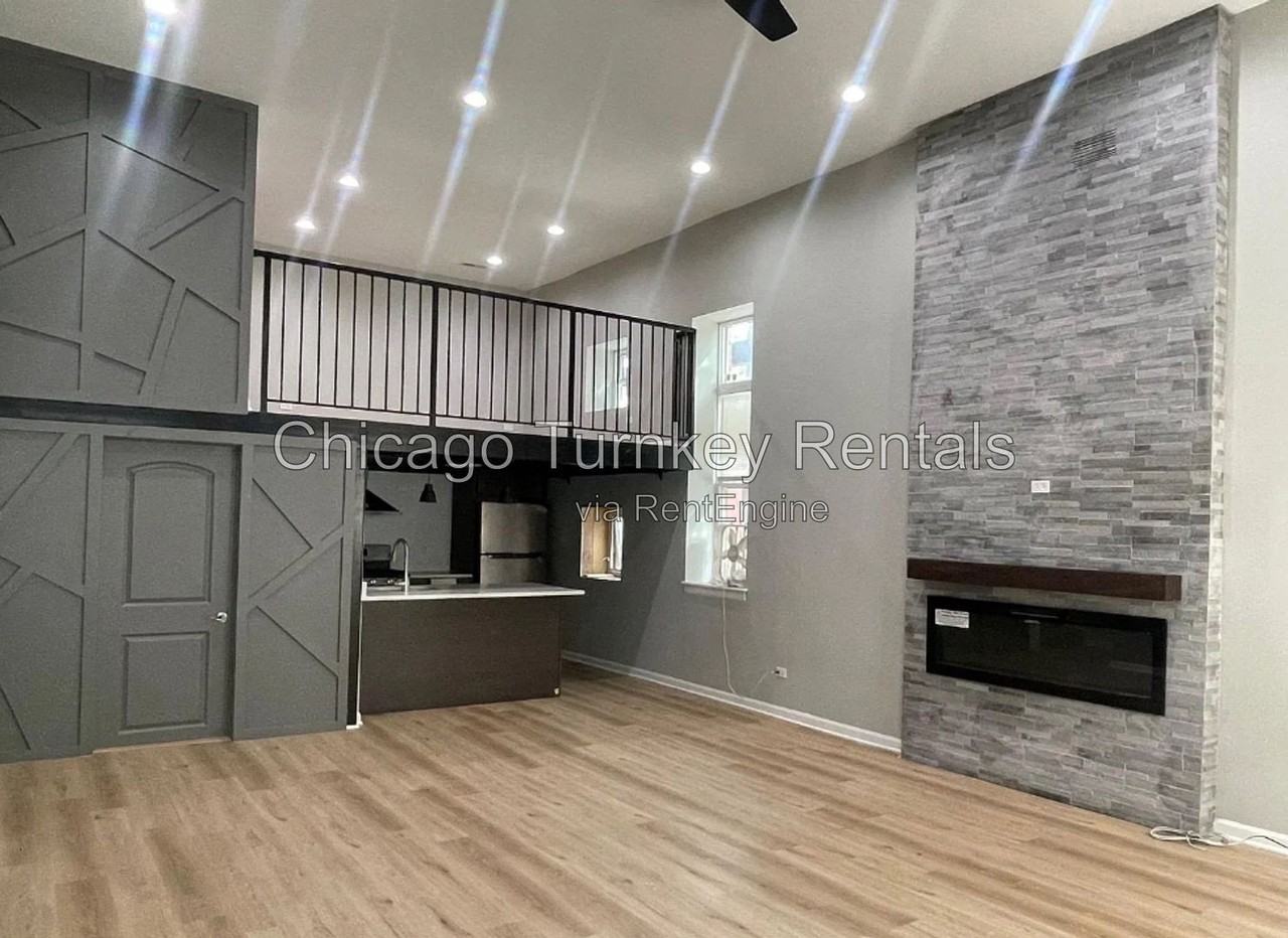 1943 S May St #1F - Photo 2 of 11