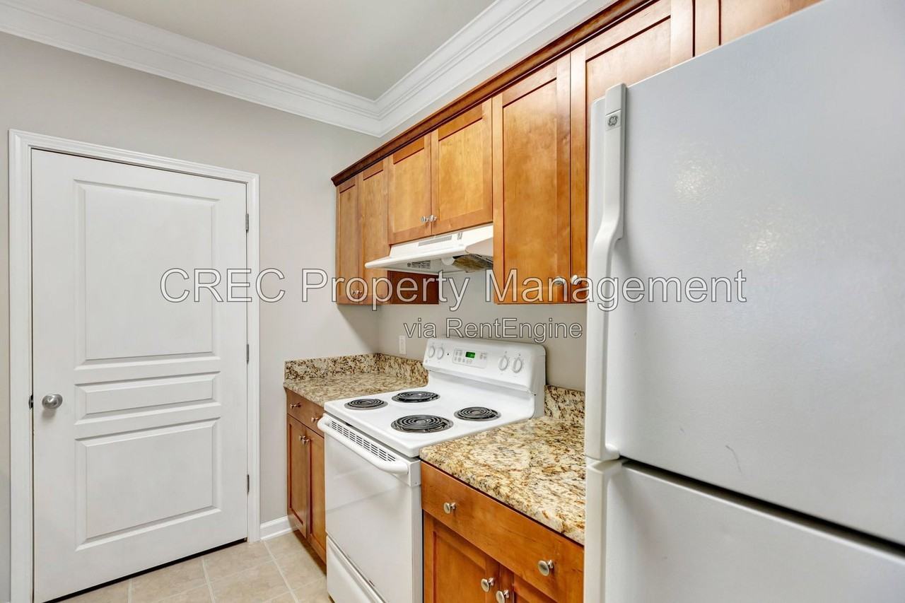 200 Bucksley Ln #204 - Photo 6 of 16
