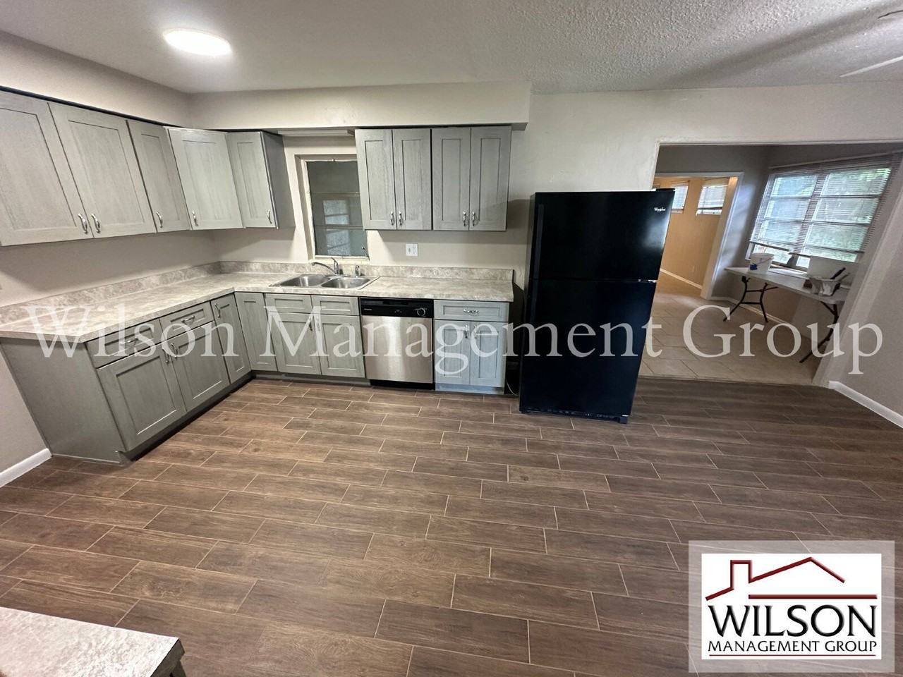 3520 Curtis Dr - Photo 3 of 31
