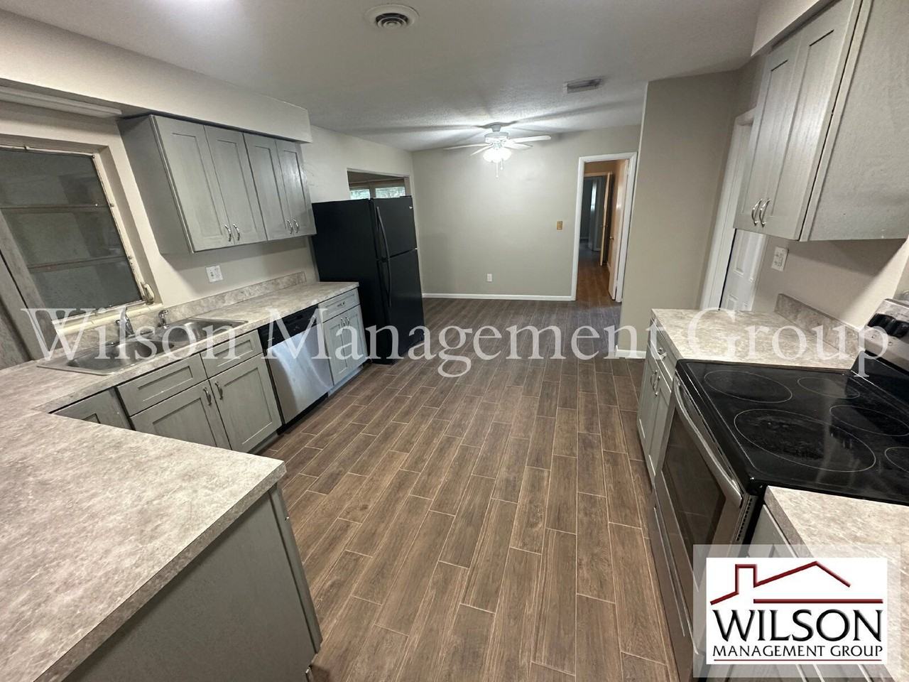 3520 Curtis Dr - Photo 5 of 31
