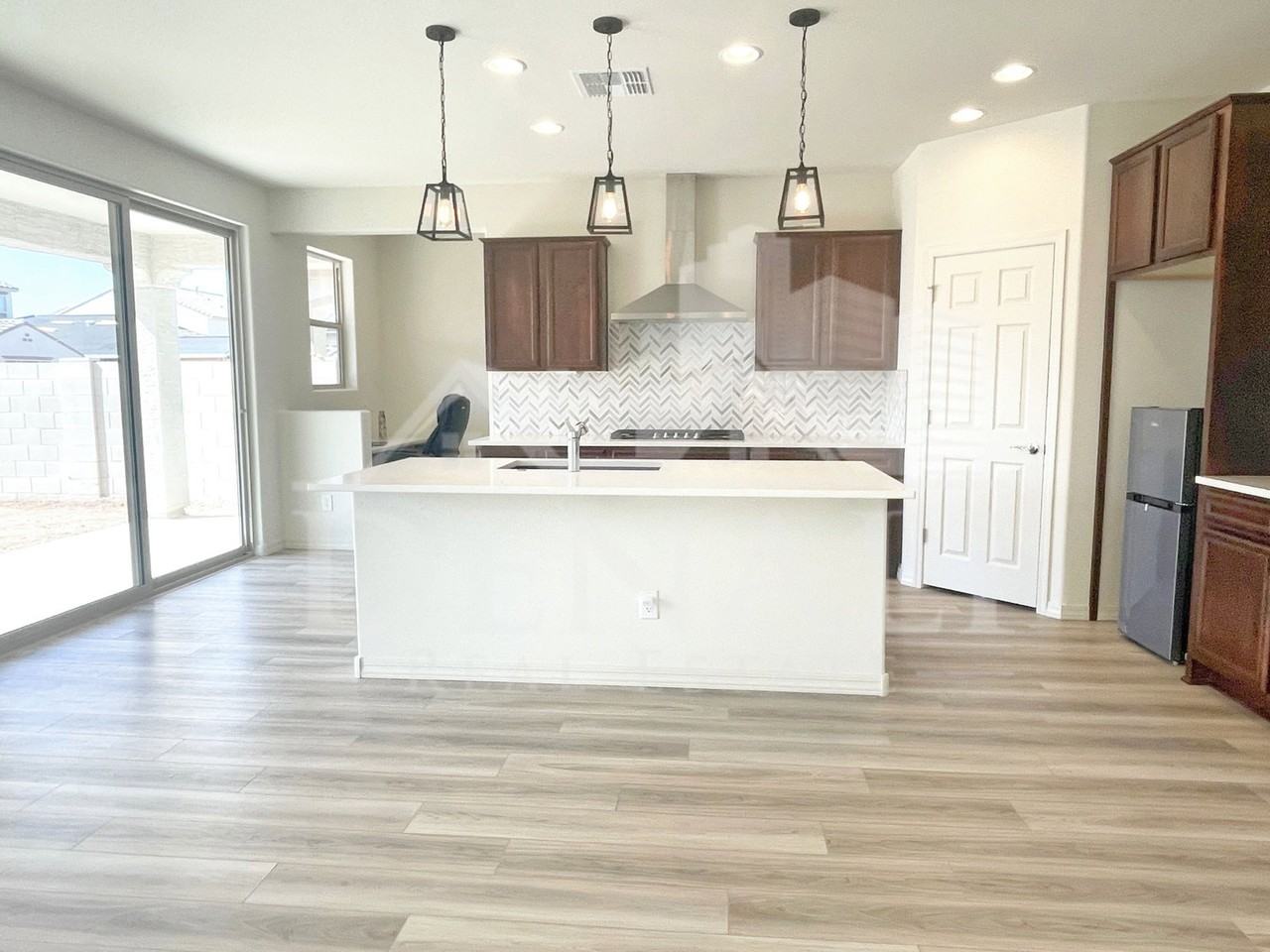 9023 W San Juan Ave - Photo 3 of 30