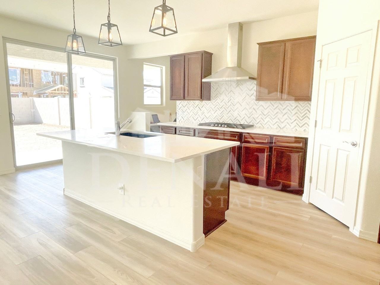 9023 W San Juan Ave - Photo 4 of 30