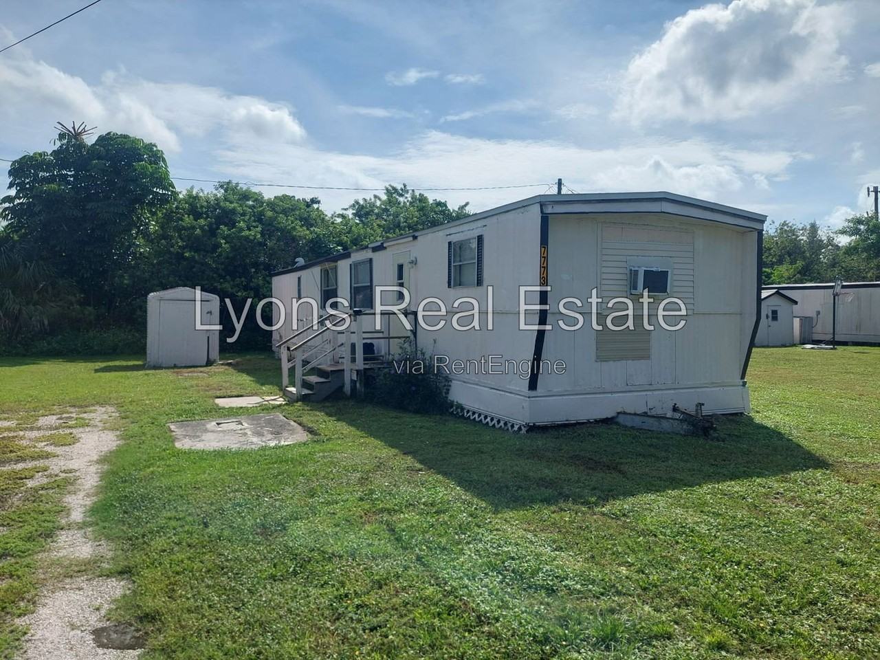 7773 Breeze Dr - Photo 2 of 8