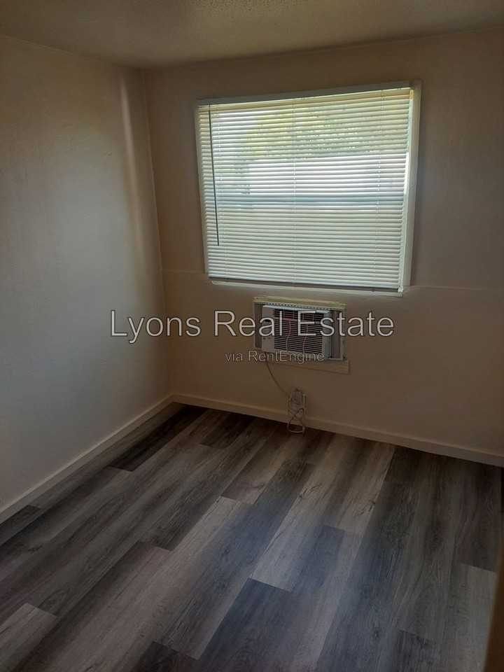 7773 Breeze Dr - Photo 5 of 8