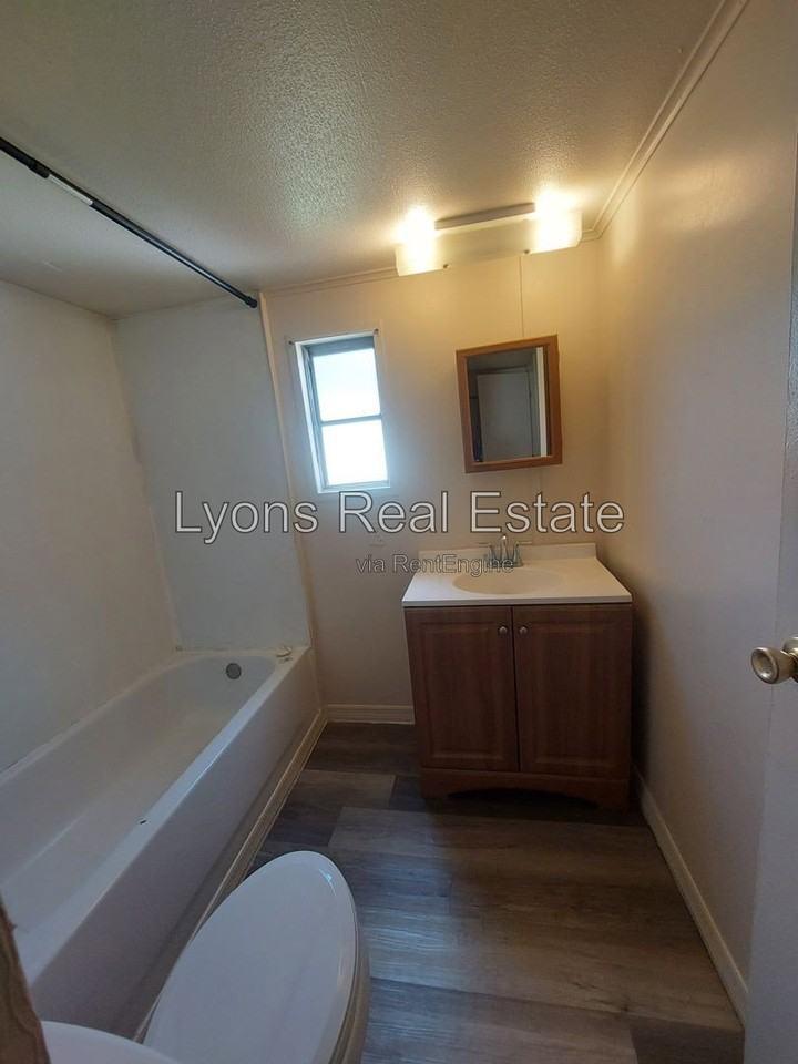 7773 Breeze Dr - Photo 6 of 8