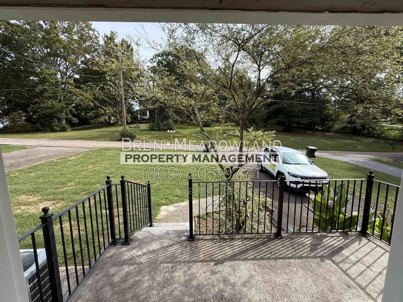 3003 Crenshaw Rd - Photo 6 of 30