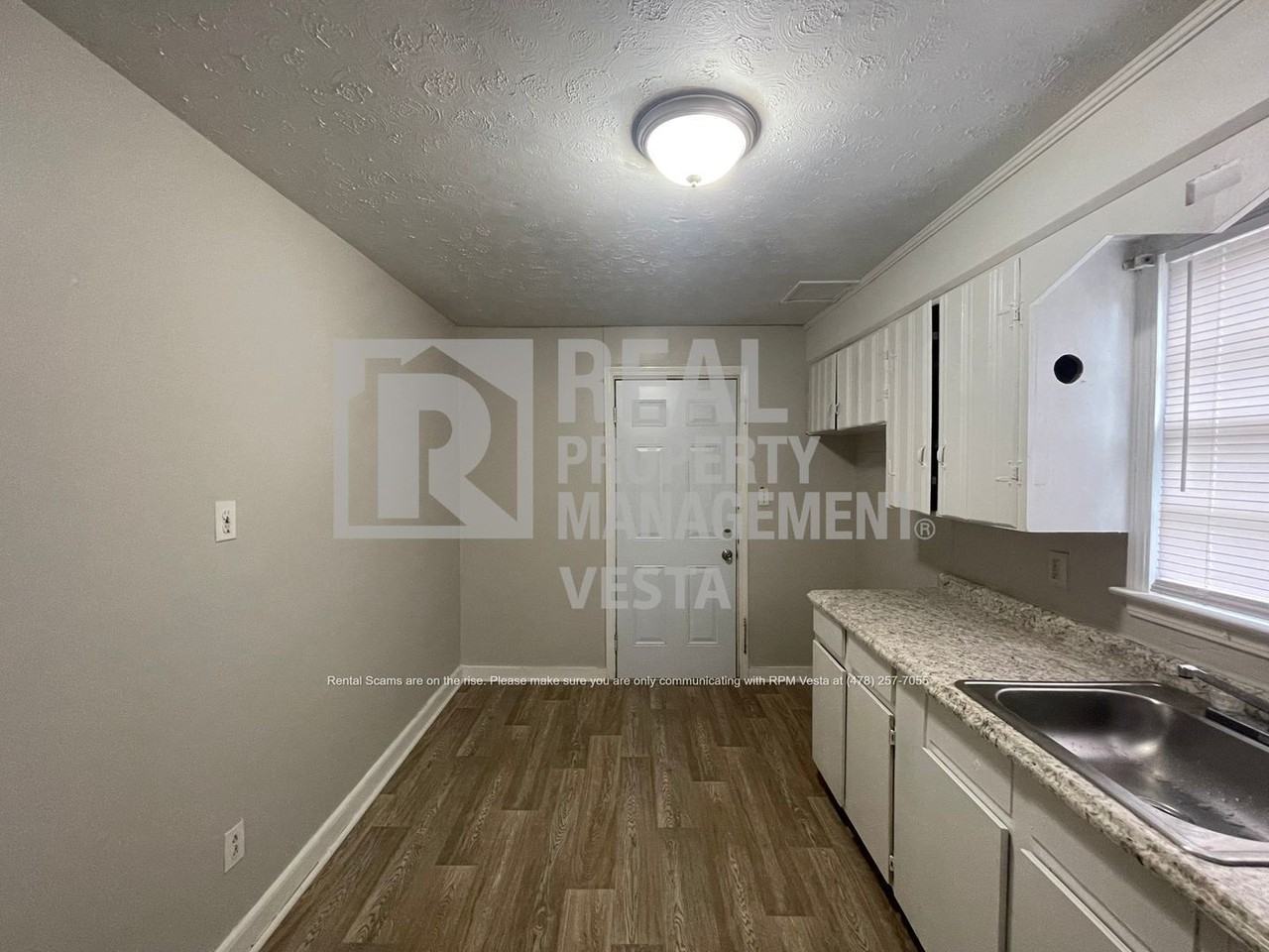 4141 Southview Dr - Photo 4 of 12