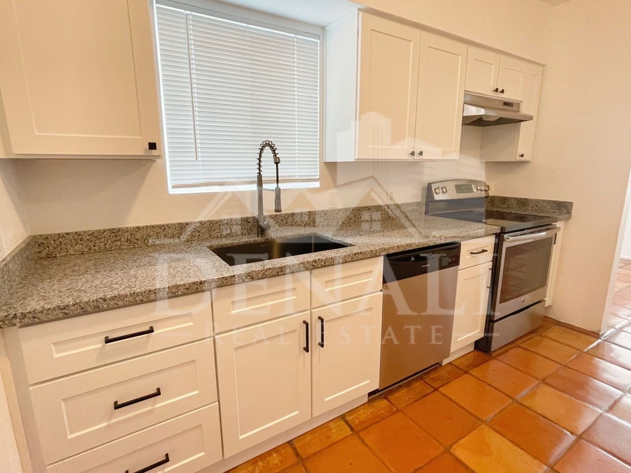 1404 W Fresno St #1 - Photo 6 of 15
