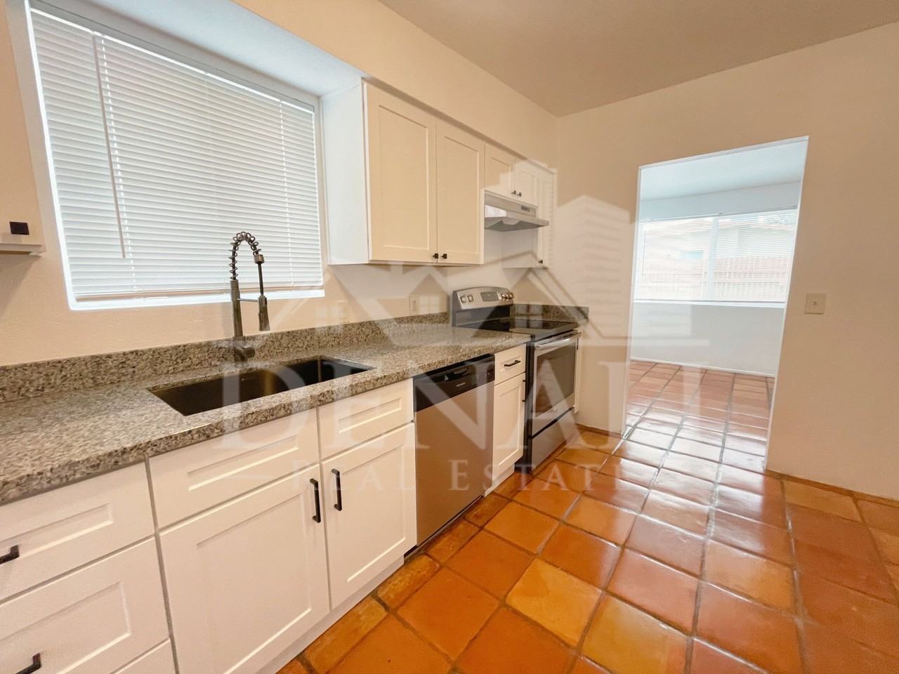 1404 W Fresno St #1 - Photo 7 of 15