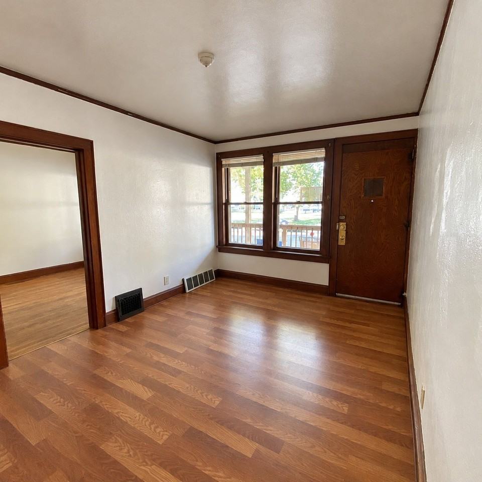 2260 S 7th St - Photo 3 of 23