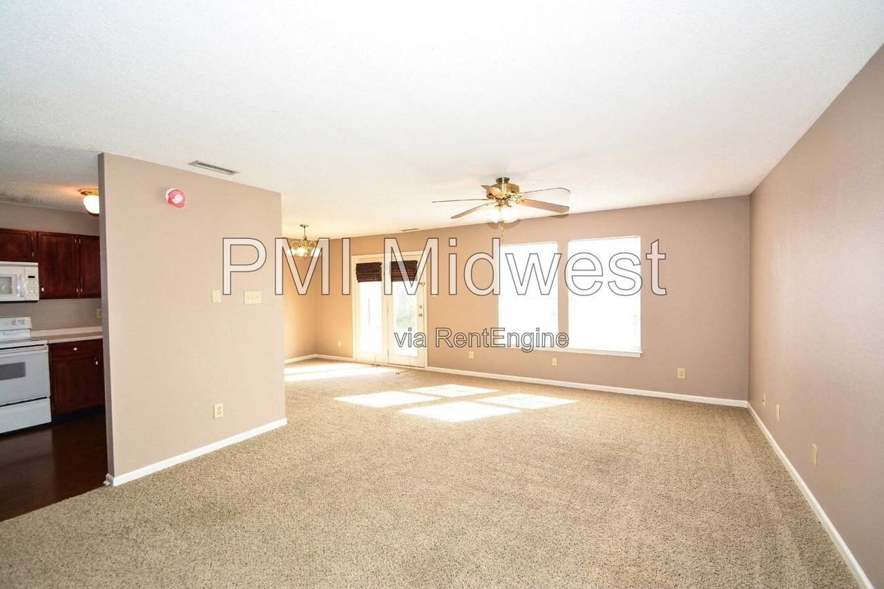4537 Connaught East Dr - Photo 3 of 31