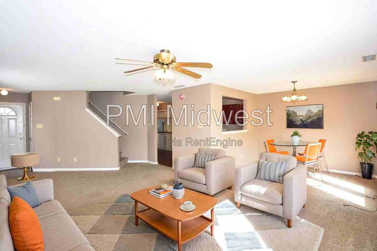 4537 Connaught East Dr - Photo 5 of 31