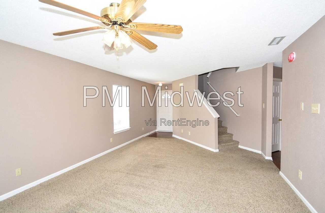 4537 Connaught East Dr - Photo 6 of 31