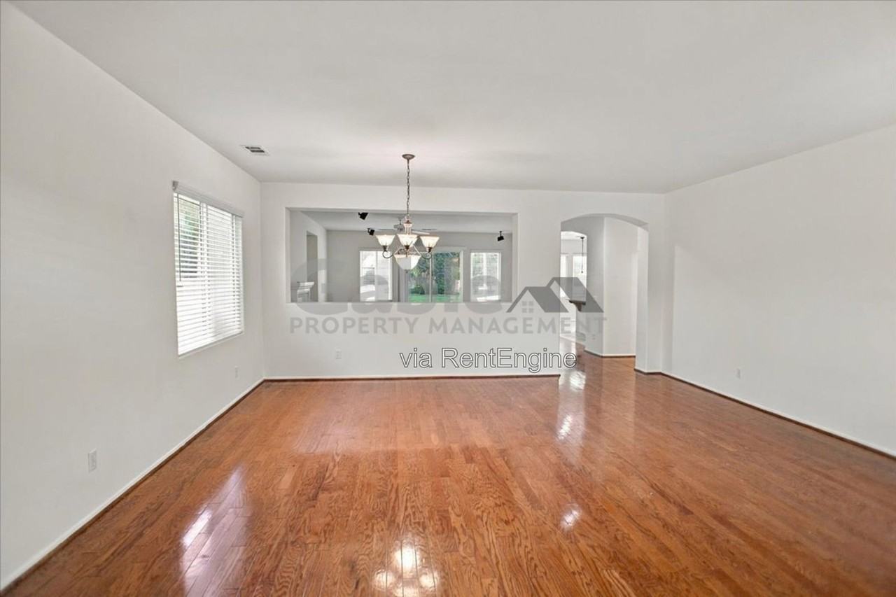 29538 Big Bend Pl - Photo 3 of 24