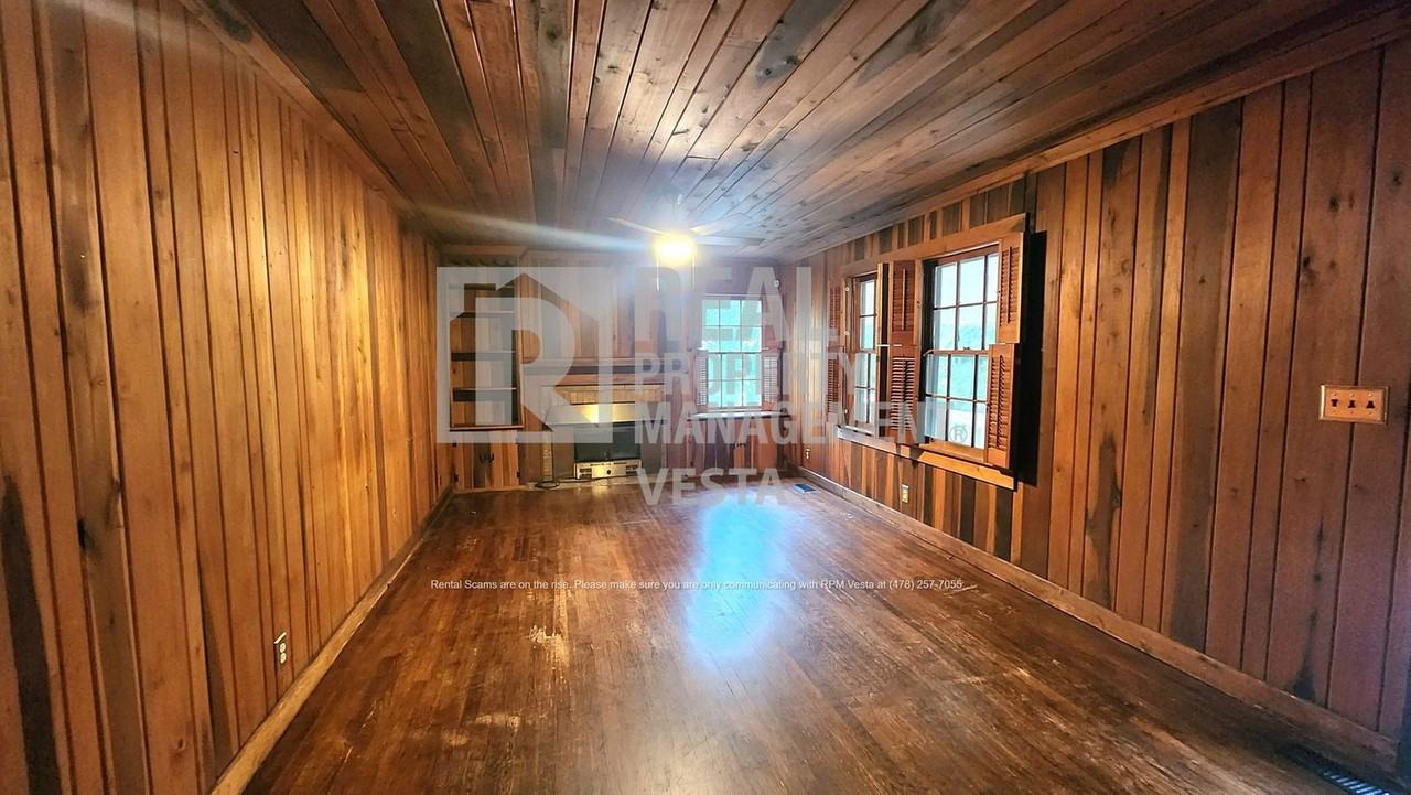 214 Riley Ave - Photo 2 of 11
