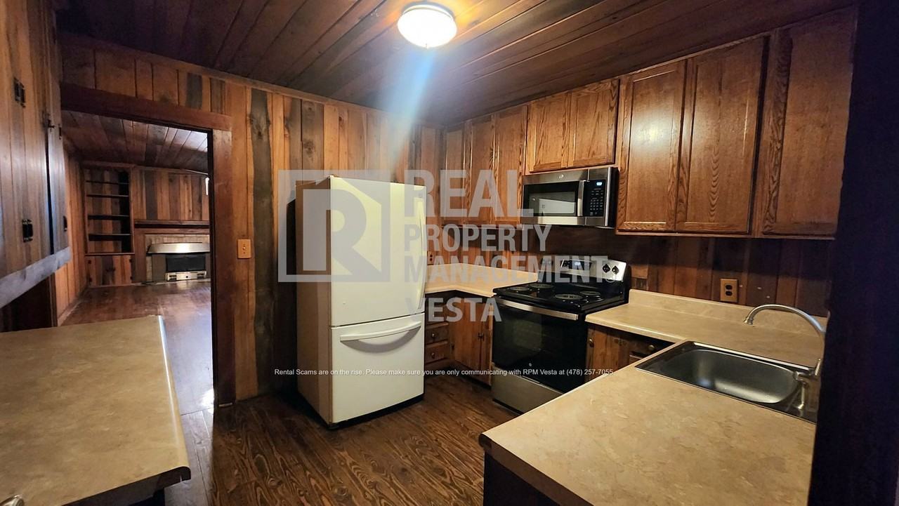 214 Riley Ave - Photo 3 of 11