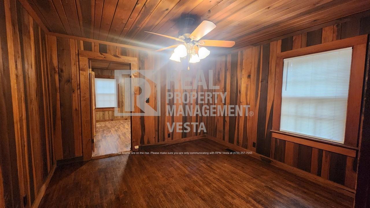 214 Riley Ave - Photo 4 of 11