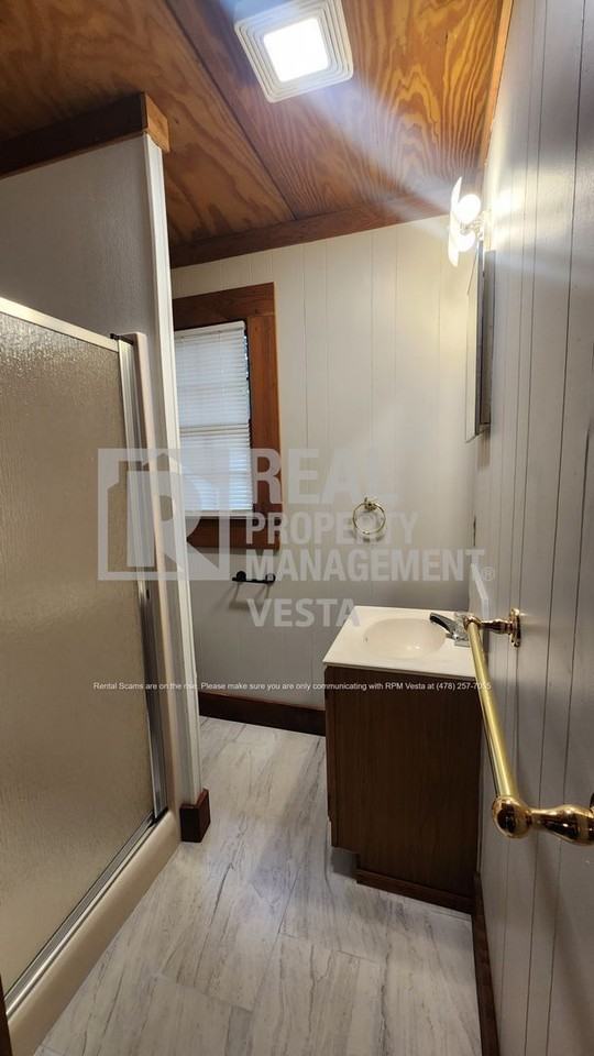 214 Riley Ave - Photo 7 of 11