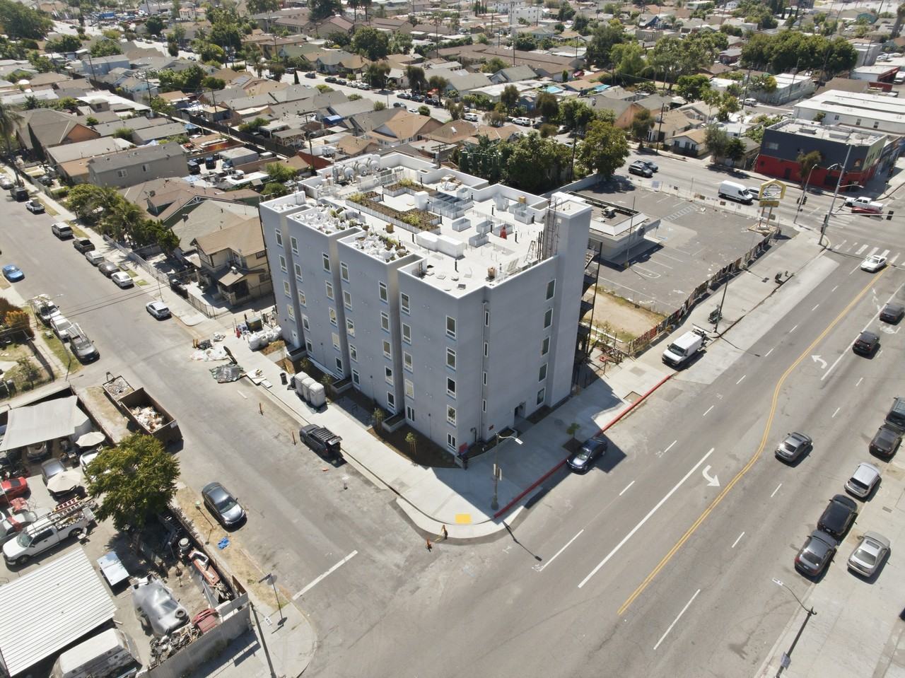 BIF NON OZ 6200 Broadway BLK LLC - Photo 4 of 22