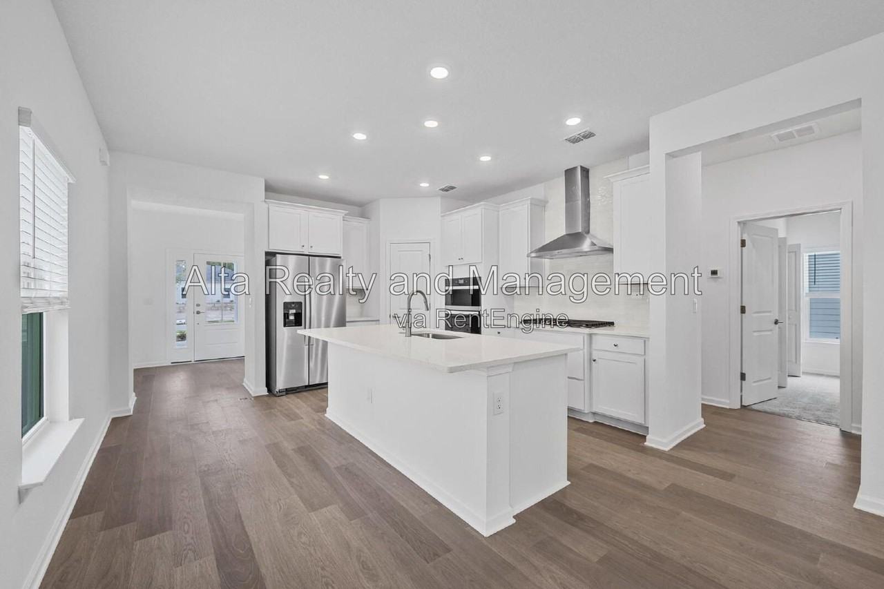 730 Farmfield Dr - Photo 5 of 50