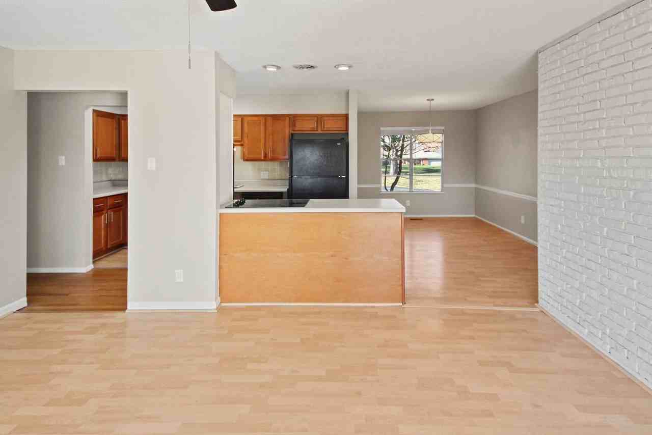 222 Pleasant Grove Ave - Photo 6 of 25