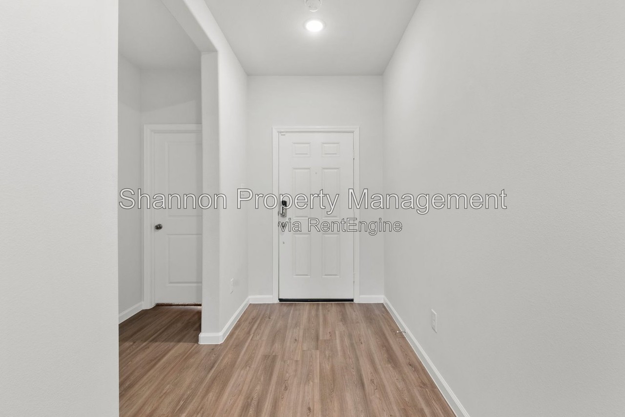 5815 Jade Crest Ct - Photo 3 of 33