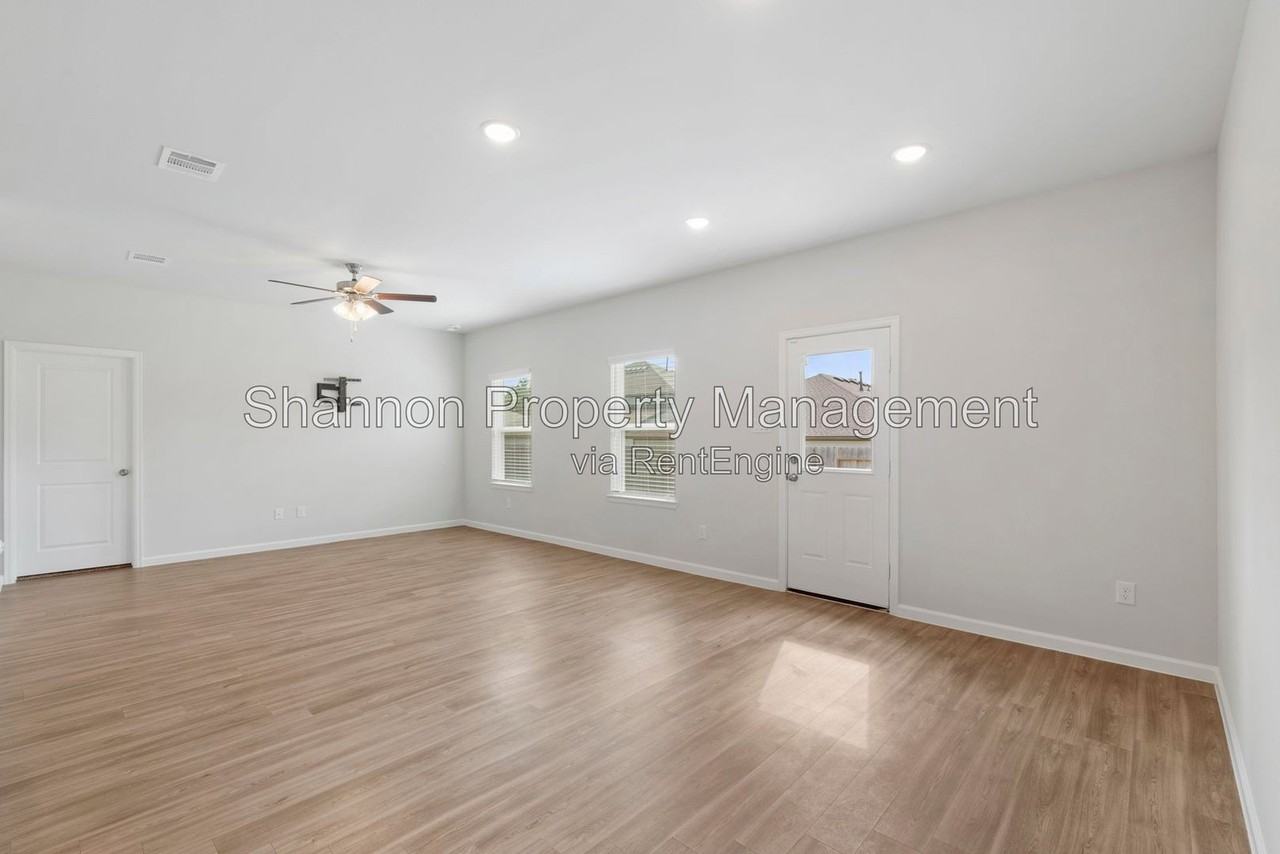 5815 Jade Crest Ct - Photo 7 of 33