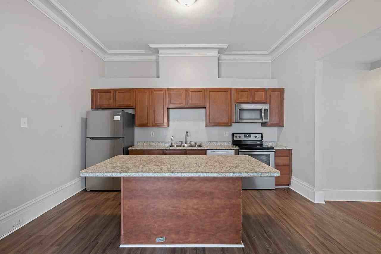2356 Ohio Ave - Photo 5 of 37