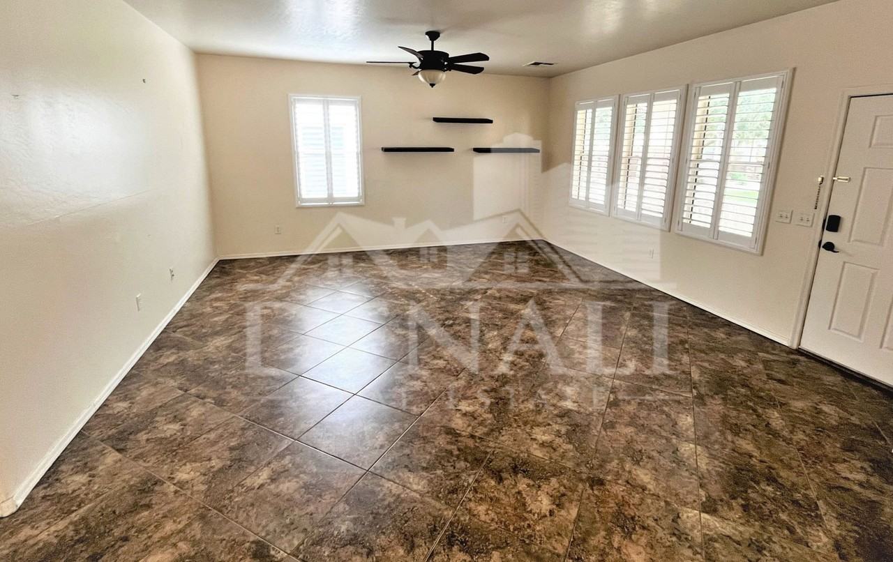 1578 S Heron Dr - Photo 3 of 24