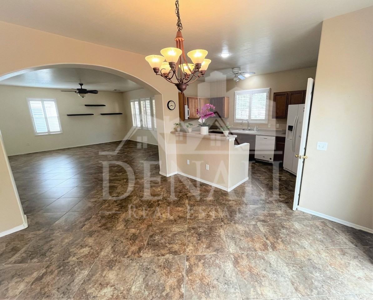1578 S Heron Dr - Photo 6 of 24