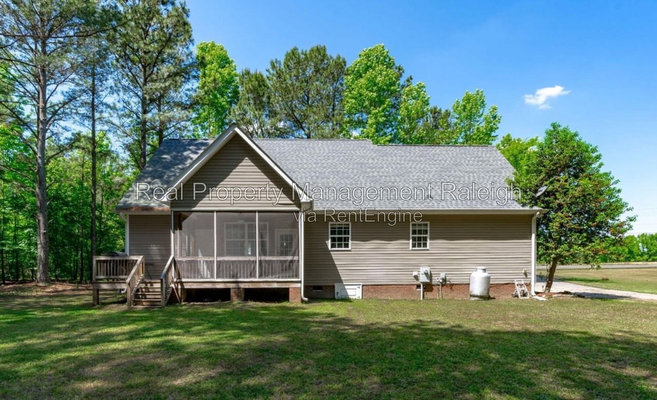 1614 Ballard Rd - Photo 3 of 15