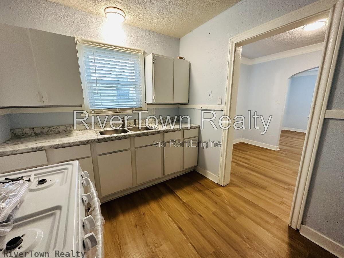 283 W Burdock Ave - Photo 5 of 12