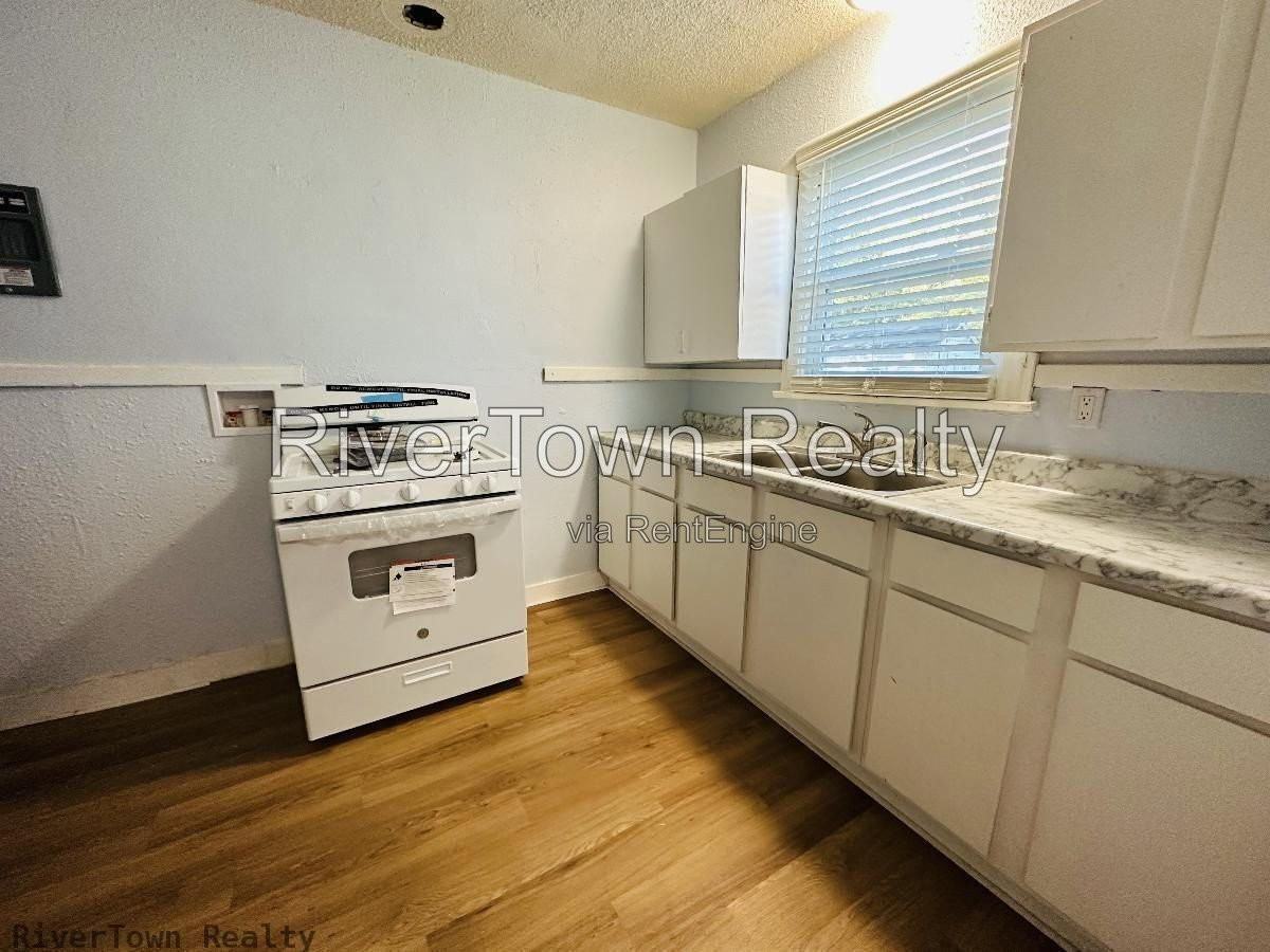 283 W Burdock Ave - Photo 6 of 12