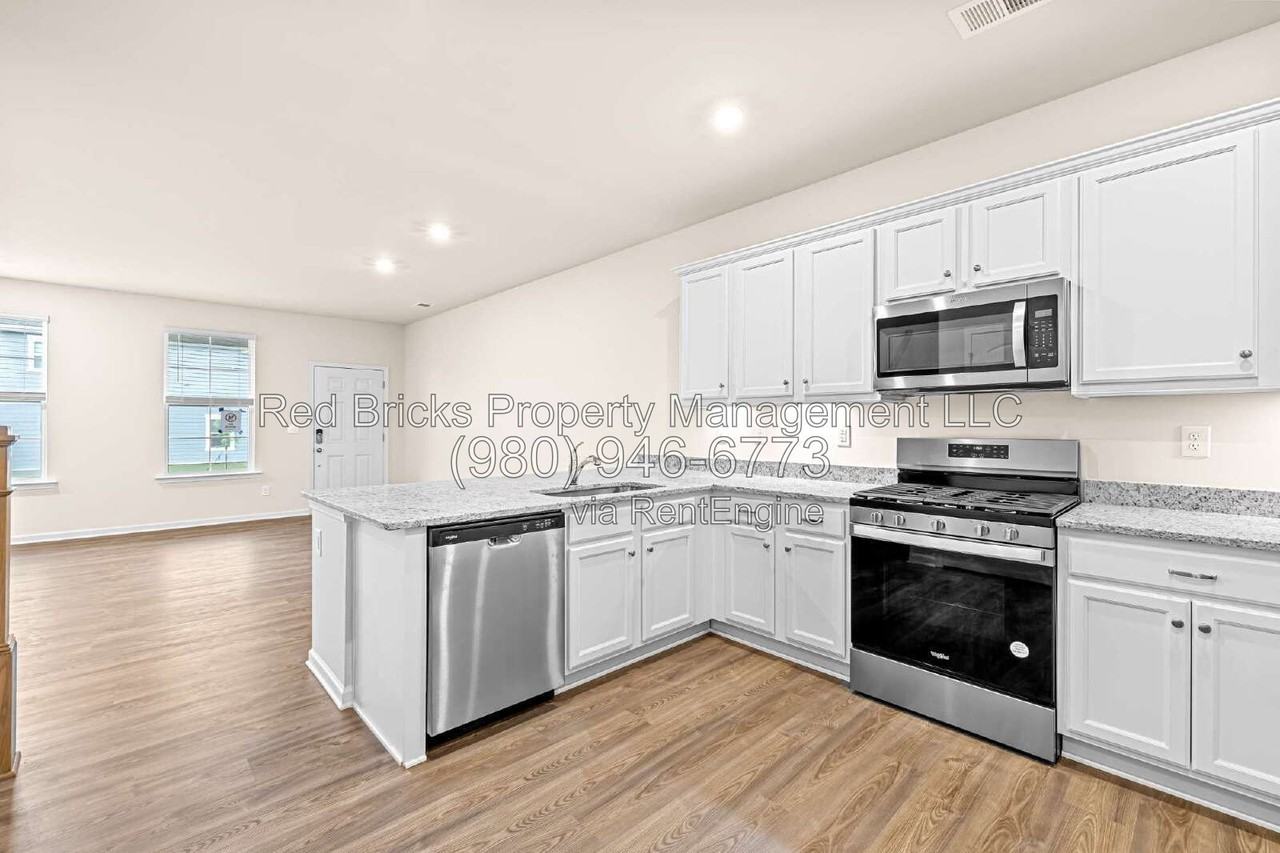 5504 Kinsbridge Dr - Photo 7 of 20