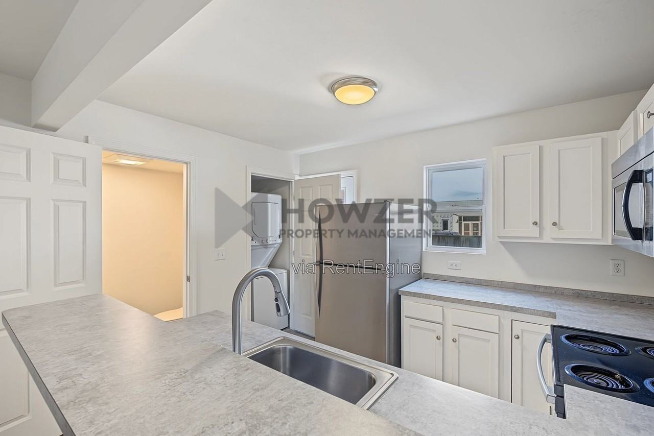 39 Pearl St #E - Photo 3 of 19