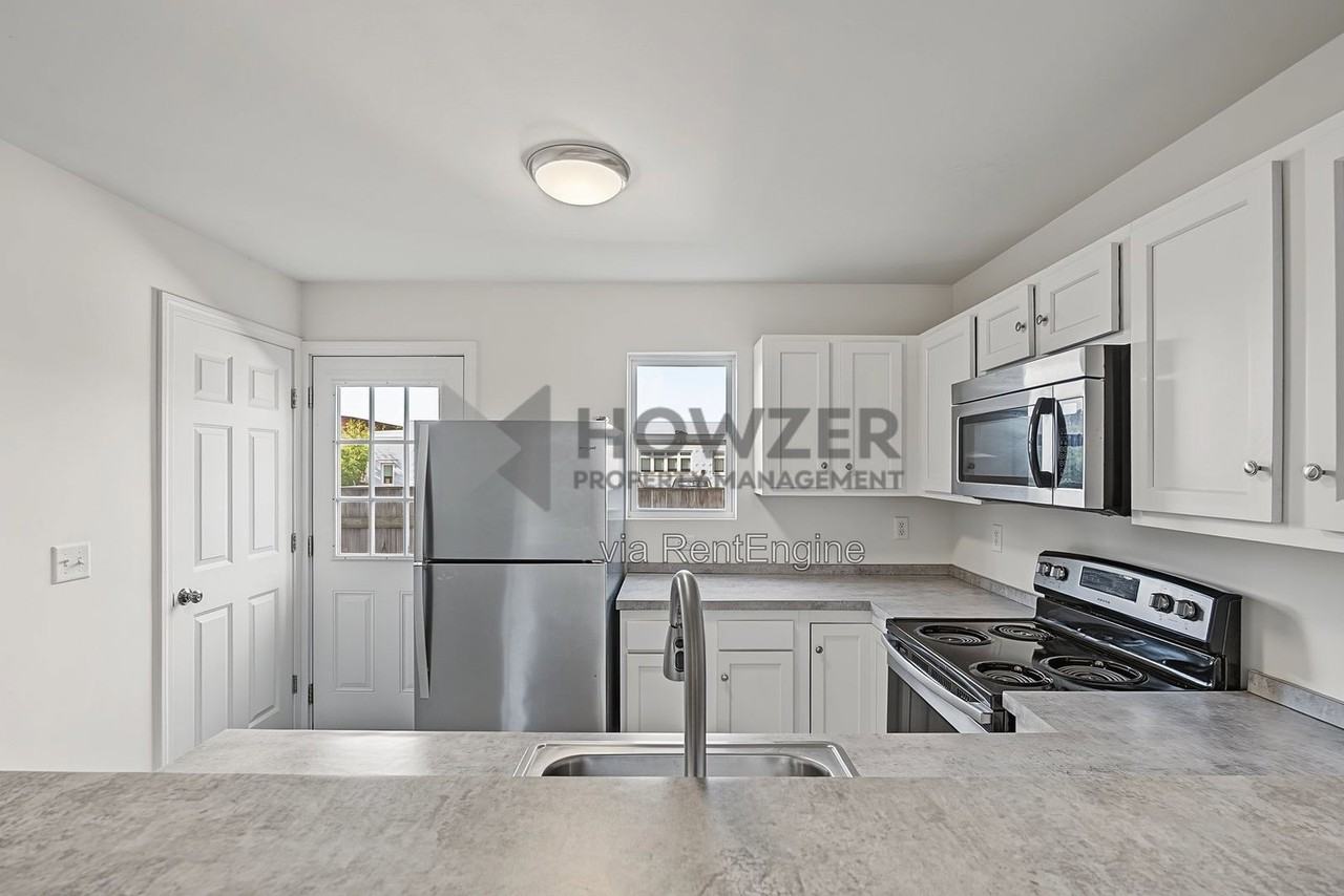 39 Pearl St #E - Photo 4 of 19