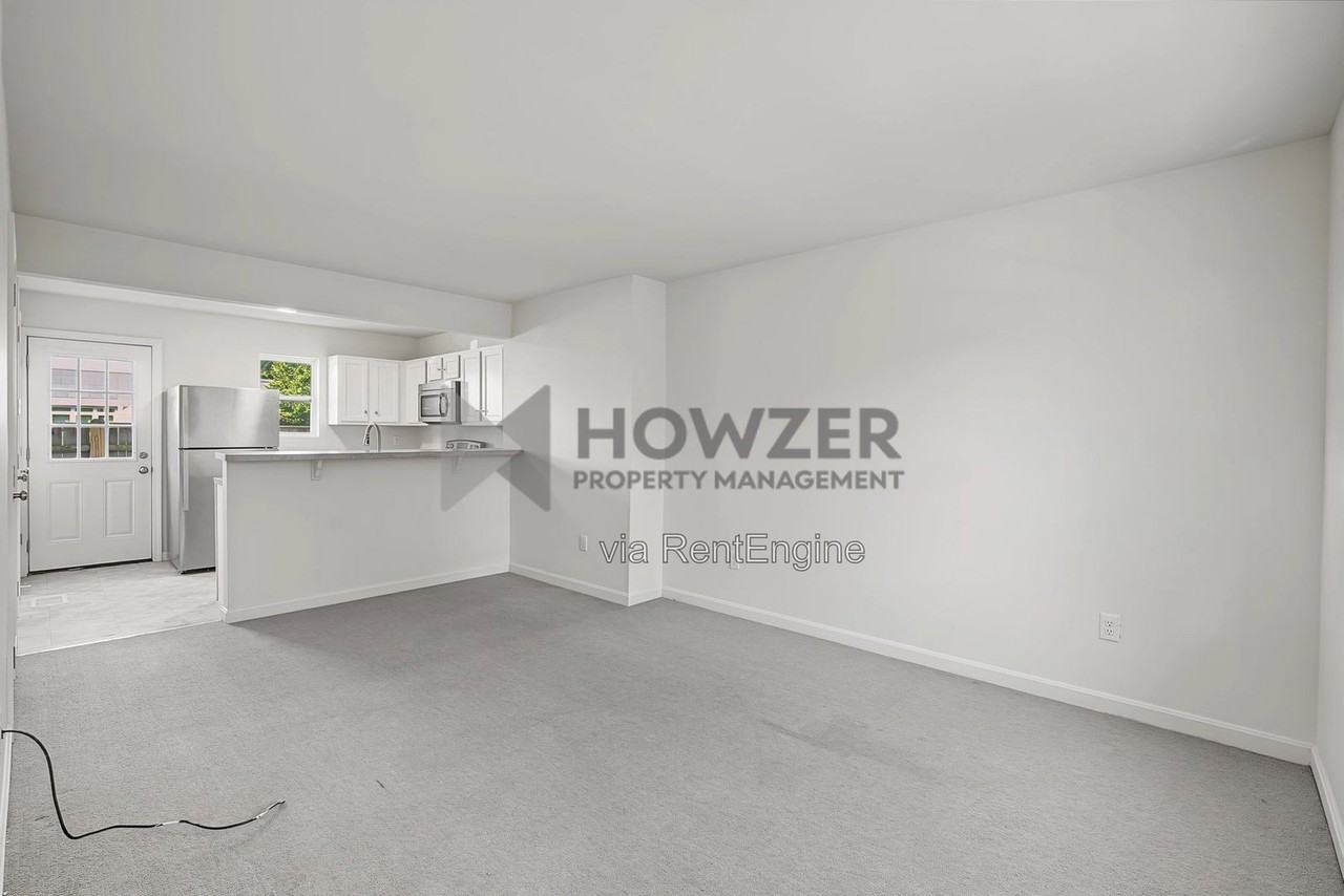 39 Pearl St #E - Photo 6 of 19