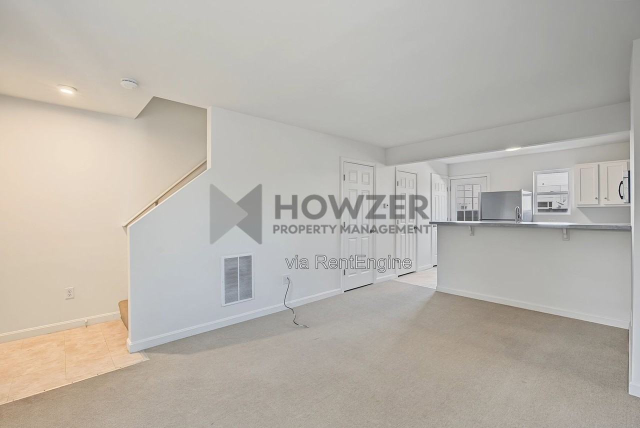 39 Pearl St #E - Photo 7 of 19