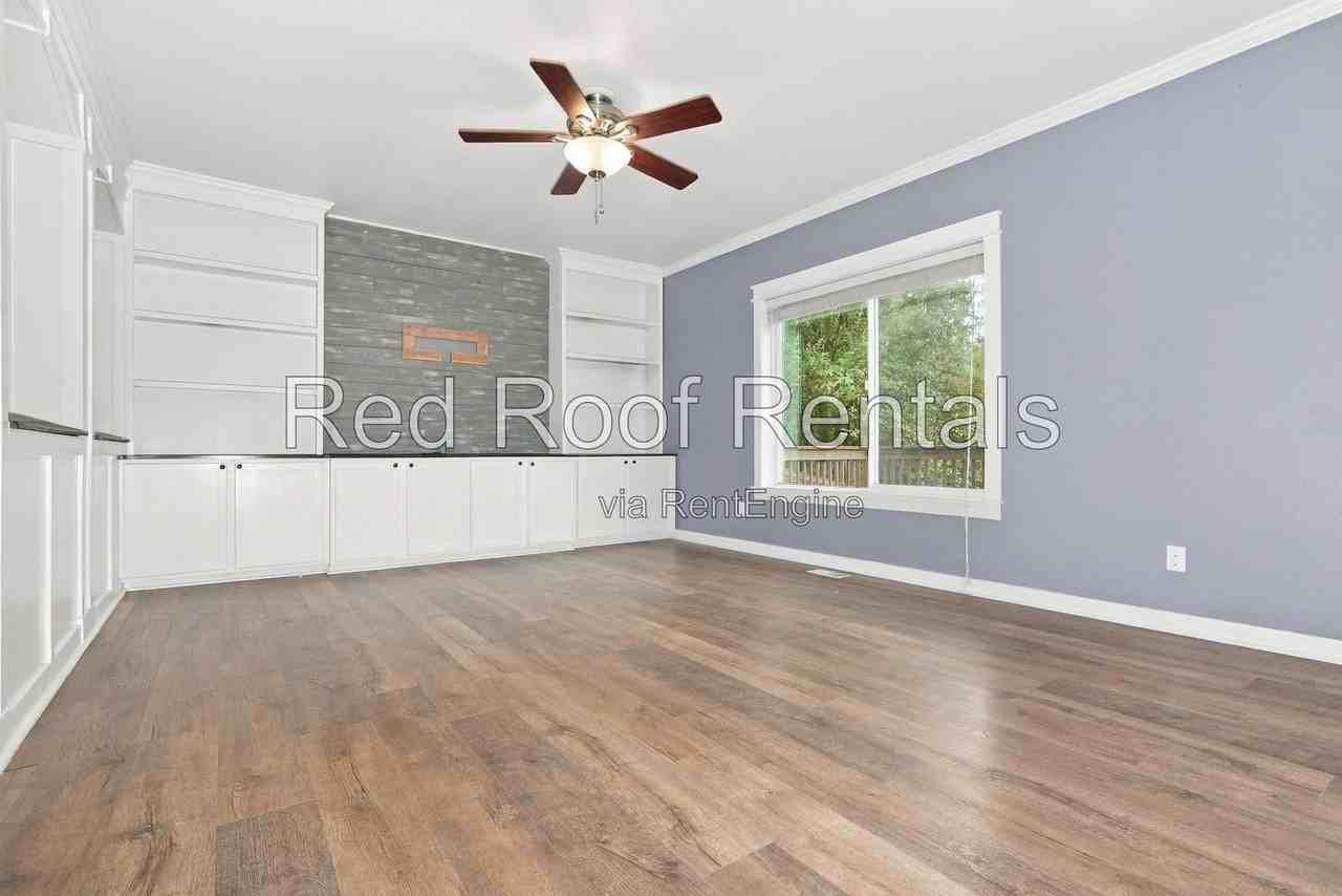 15010 68th Ave E - Photo 5 of 17