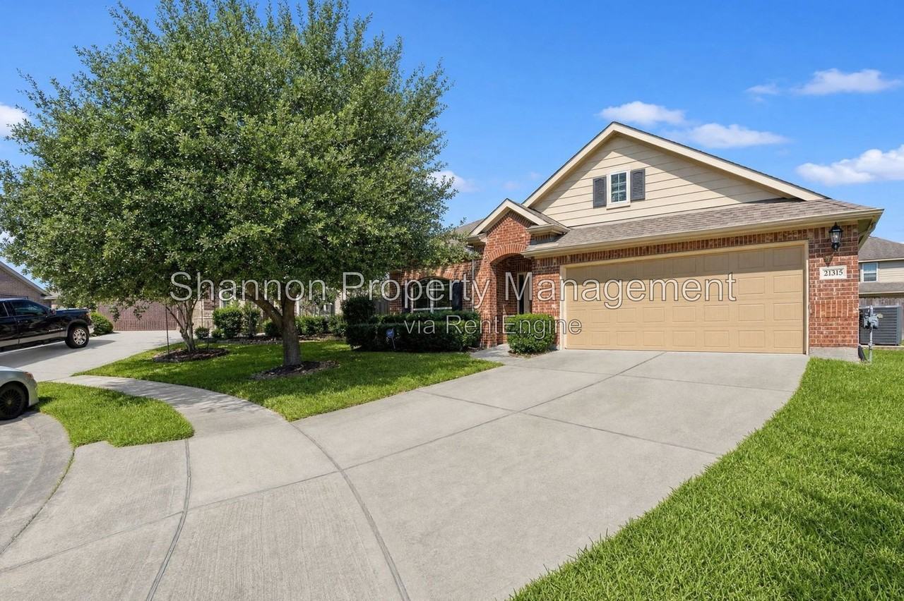 21513 Boix Manor Ln - Photo 2 of 38
