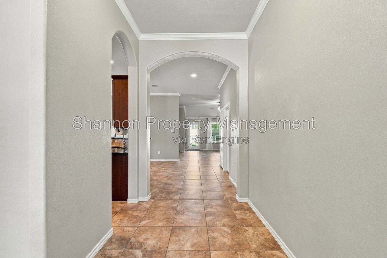 21513 Boix Manor Ln - Photo 5 of 38