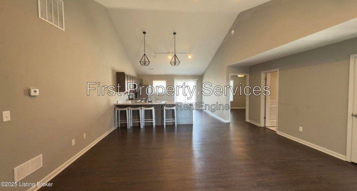 7606 Julia Dr - Photo 4 of 11