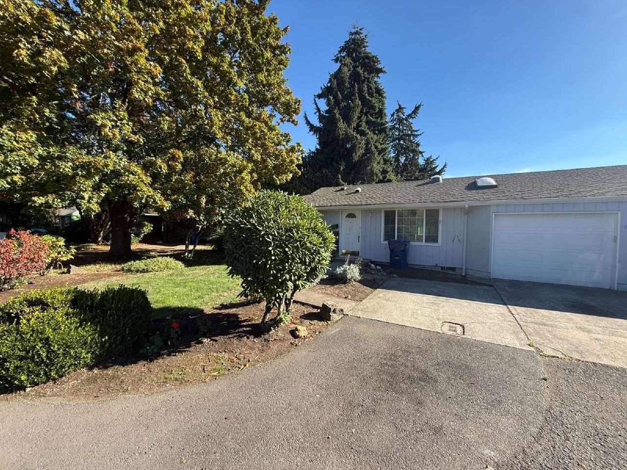 394 Rosewood Ave - Photo 2 of 14