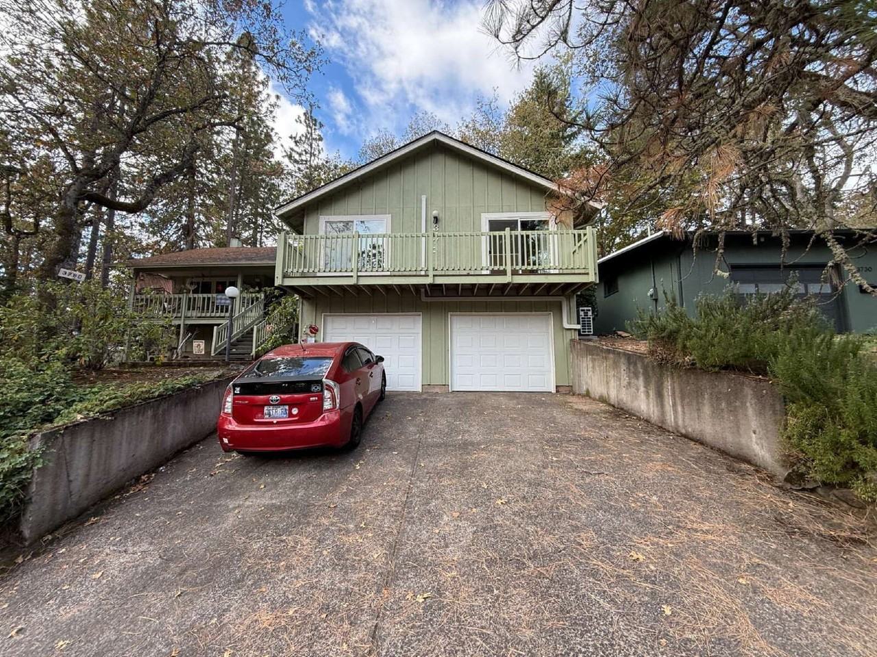 3770 Donald St - Photo 2 of 27
